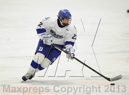 Thumbnail 2 in Darien vs. Ridgefield (FCIAC Semifinal) photogallery.