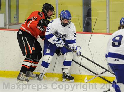 Thumbnail 2 in Darien vs. Ridgefield (FCIAC Semifinal) photogallery.