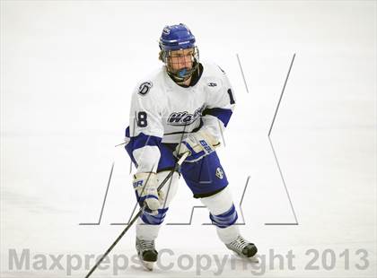 Thumbnail 2 in Darien vs. Ridgefield (FCIAC Semifinal) photogallery.