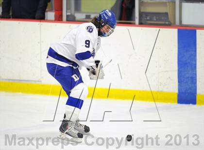 Thumbnail 3 in Darien vs. Ridgefield (FCIAC Semifinal) photogallery.
