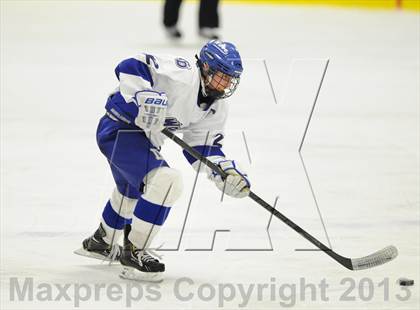 Thumbnail 2 in Darien vs. Ridgefield (FCIAC Semifinal) photogallery.