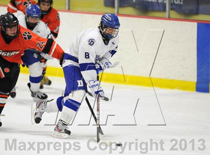 Thumbnail 1 in Darien vs. Ridgefield (FCIAC Semifinal) photogallery.