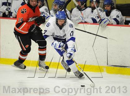 Thumbnail 2 in Darien vs. Ridgefield (FCIAC Semifinal) photogallery.