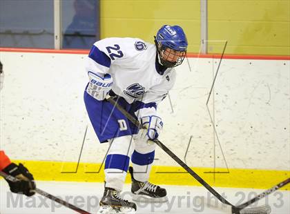 Thumbnail 1 in Darien vs. Ridgefield (FCIAC Semifinal) photogallery.