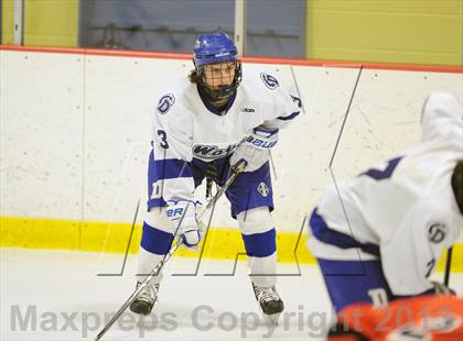 Thumbnail 2 in Darien vs. Ridgefield (FCIAC Semifinal) photogallery.