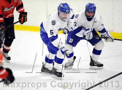 Thumbnail 2 in Darien vs. Ridgefield (FCIAC Semifinal) photogallery.