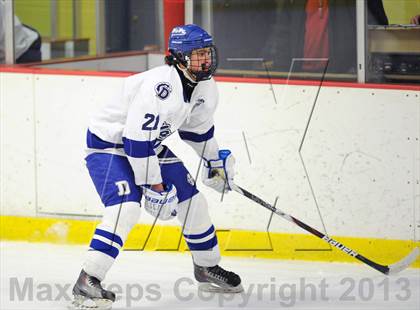 Thumbnail 3 in Darien vs. Ridgefield (FCIAC Semifinal) photogallery.