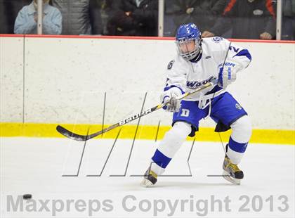 Thumbnail 2 in Darien vs. Ridgefield (FCIAC Semifinal) photogallery.