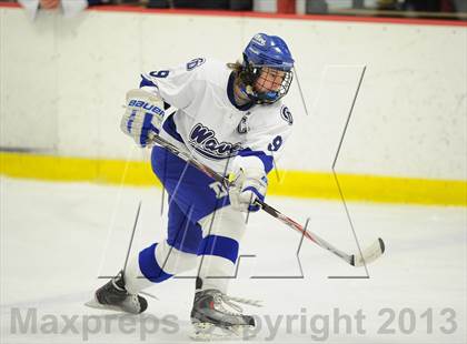 Thumbnail 2 in Darien vs. Ridgefield (FCIAC Semifinal) photogallery.