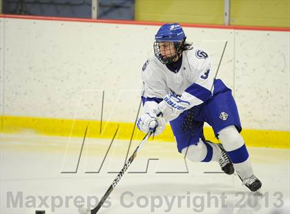 Thumbnail 1 in Darien vs. Ridgefield (FCIAC Semifinal) photogallery.