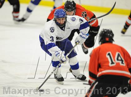Thumbnail 3 in Darien vs. Ridgefield (FCIAC Semifinal) photogallery.