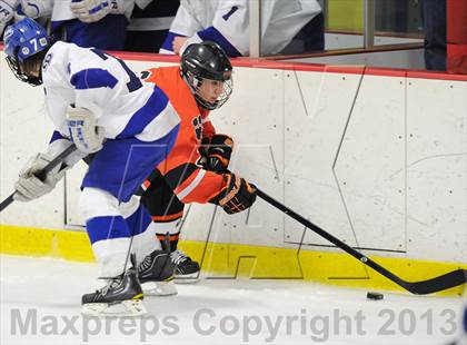 Thumbnail 2 in Darien vs. Ridgefield (FCIAC Semifinal) photogallery.