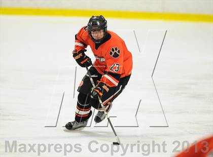Thumbnail 1 in Darien vs. Ridgefield (FCIAC Semifinal) photogallery.