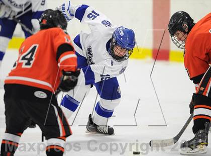 Thumbnail 3 in Darien vs. Ridgefield (FCIAC Semifinal) photogallery.