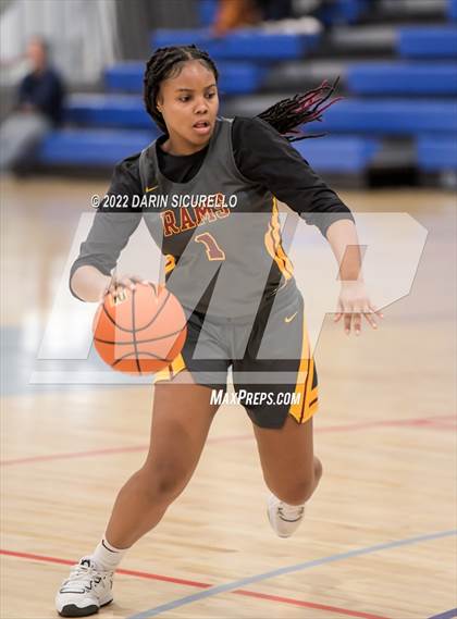 Thumbnail 1 in Cornerstone Christian vs. Central Catholic (NIKE Tournament of Champions) photogallery.