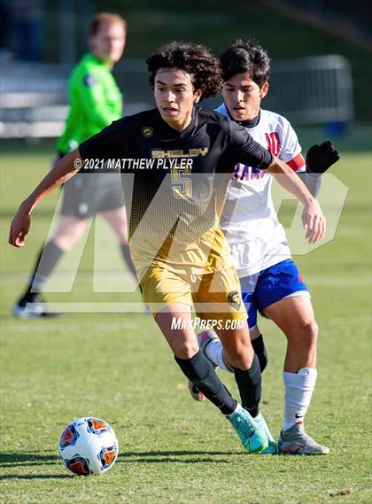 Thumbnail 3 in Greene Central vs. Shelby (NCHSAA 2A Final) photogallery.