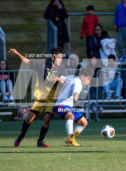 Thumbnail 2 in Greene Central vs. Shelby (NCHSAA 2A Final) photogallery.