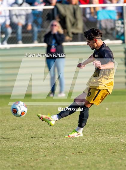 Thumbnail 2 in Greene Central vs. Shelby (NCHSAA 2A Final) photogallery.