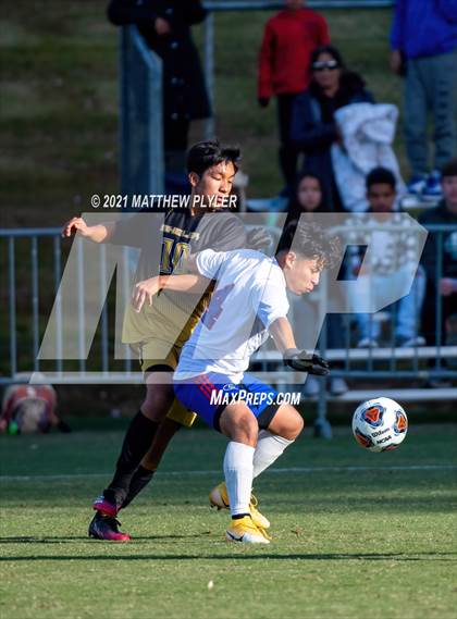 Thumbnail 3 in Greene Central vs. Shelby (NCHSAA 2A Final) photogallery.