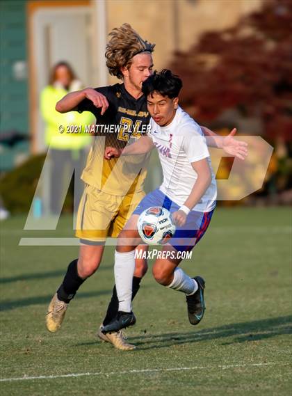Thumbnail 2 in Greene Central vs. Shelby (NCHSAA 2A Final) photogallery.