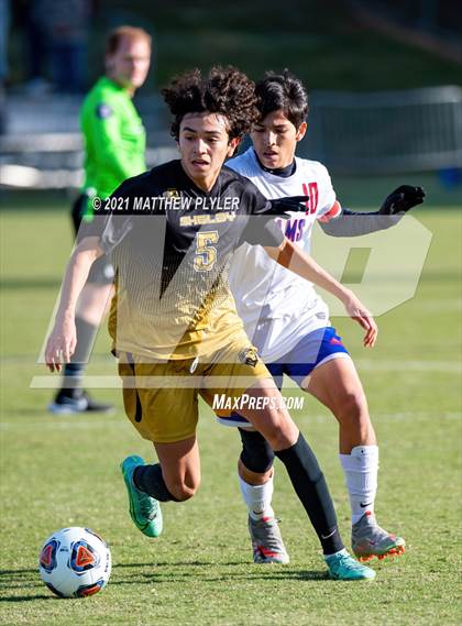 Thumbnail 2 in Greene Central vs. Shelby (NCHSAA 2A Final) photogallery.
