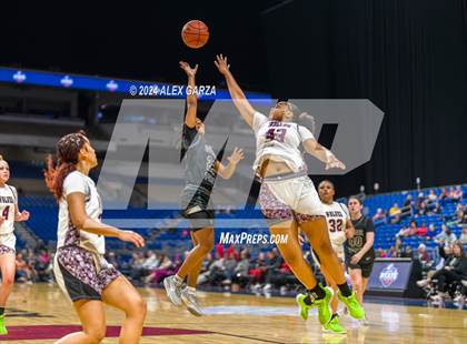 Thumbnail 2 in Mansfield Timberview vs. Cedar Park (UIL 5A Basketball Semifinal) photogallery.