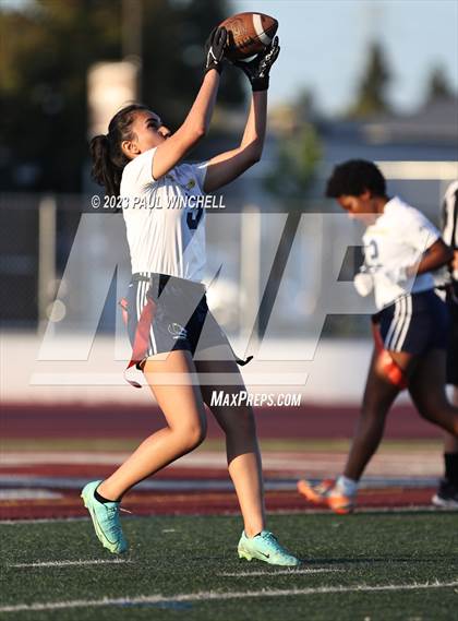 Thumbnail 2 in Inderkum @ Woodcreek photogallery.