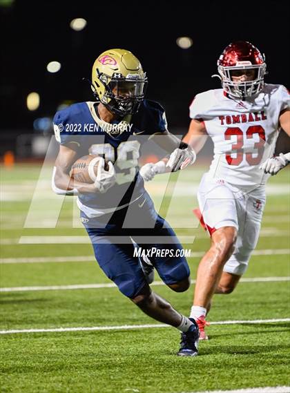 Thumbnail 3 in Tomball vs Klein Collins photogallery.