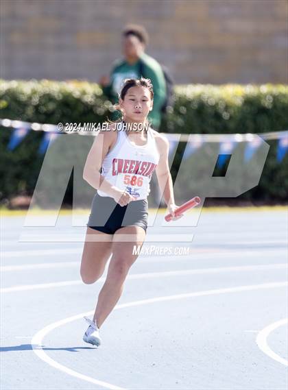 Thumbnail 1 in UF Relays (Saturday - 4 x 200 Meter) photogallery.