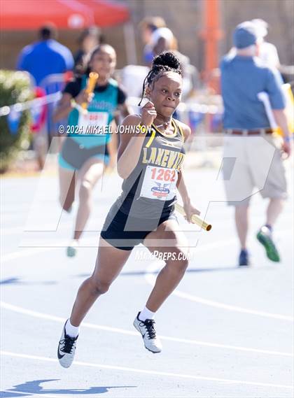 Thumbnail 3 in UF Relays (Saturday - 4 x 200 Meter) photogallery.