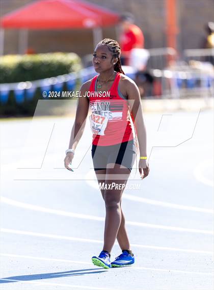 Thumbnail 2 in UF Relays (Saturday - 4 x 200 Meter) photogallery.