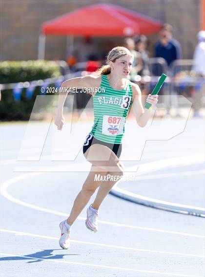 Thumbnail 3 in UF Relays (Saturday - 4 x 200 Meter) photogallery.