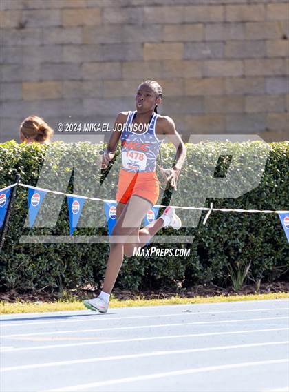 Thumbnail 3 in UF Relays (Saturday - 4 x 200 Meter) photogallery.