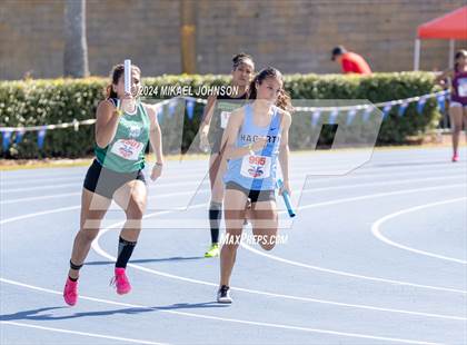 Thumbnail 3 in UF Relays (Saturday - 4 x 200 Meter) photogallery.