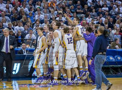 Thumbnail 3 in Griffith vs. Guerin Catholic (IHSAA 3A Final) photogallery.