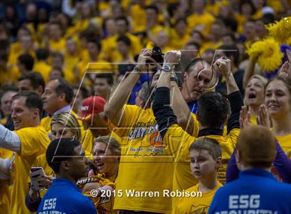 Thumbnail 2 in Griffith vs. Guerin Catholic (IHSAA 3A Final) photogallery.