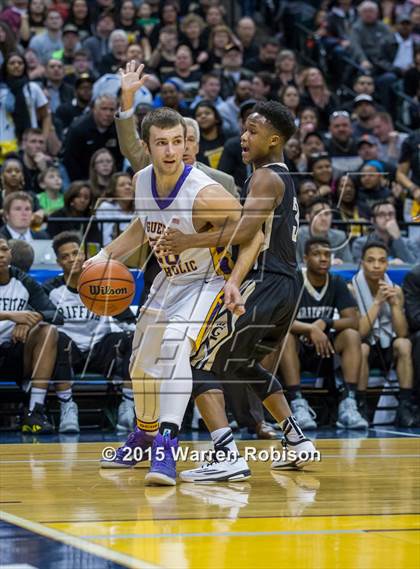 Thumbnail 2 in Griffith vs. Guerin Catholic (IHSAA 3A Final) photogallery.