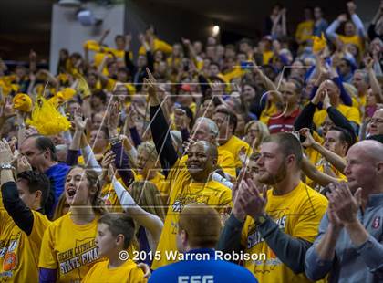 Thumbnail 3 in Griffith vs. Guerin Catholic (IHSAA 3A Final) photogallery.