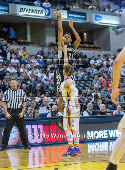 Thumbnail 2 in Griffith vs. Guerin Catholic (IHSAA 3A Final) photogallery.