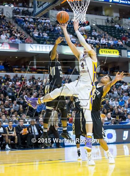 Thumbnail 3 in Griffith vs. Guerin Catholic (IHSAA 3A Final) photogallery.