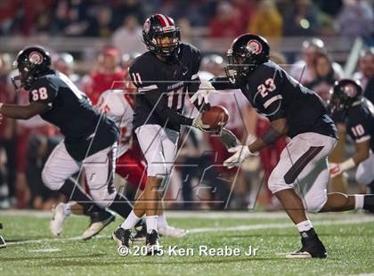 Thumbnail 2 in Aliquippa vs. Central (PIAA Class AA Semifinal) photogallery.