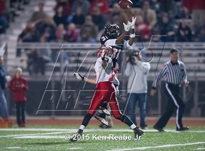 Thumbnail 2 in Aliquippa vs. Central (PIAA Class AA Semifinal) photogallery.