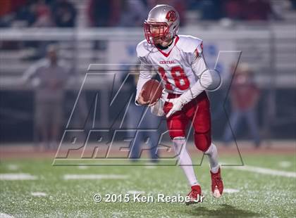 Thumbnail 2 in Aliquippa vs. Central (PIAA Class AA Semifinal) photogallery.