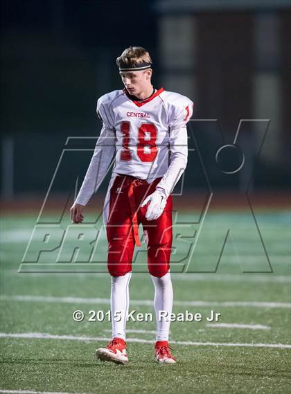 Thumbnail 3 in Aliquippa vs. Central (PIAA Class AA Semifinal) photogallery.