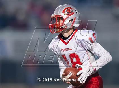 Thumbnail 3 in Aliquippa vs. Central (PIAA Class AA Semifinal) photogallery.
