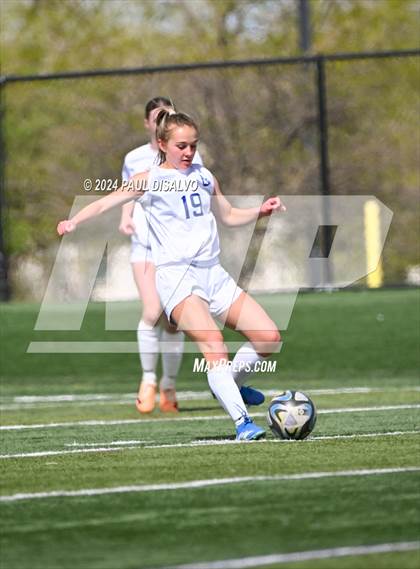 Thumbnail 2 in Fruita Monument @ ThunderRidge (CHSAA 5A First Round) photogallery.