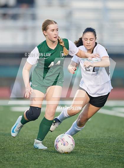 Thumbnail 3 in Archie Williams @ Miramonte photogallery.