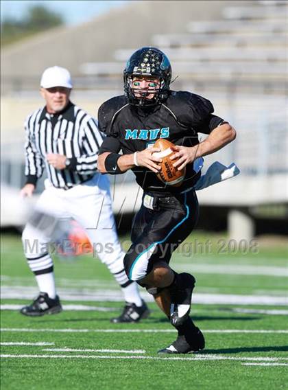 Thumbnail 2 in Pasadena Memorial vs. West Brook (Texas 5A D2 Bi-District Playoff) photogallery.