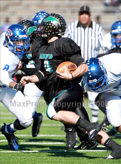 Thumbnail 2 in Pasadena Memorial vs. West Brook (Texas 5A D2 Bi-District Playoff) photogallery.