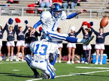 Thumbnail 1 in Pasadena Memorial vs. West Brook (Texas 5A D2 Bi-District Playoff) photogallery.